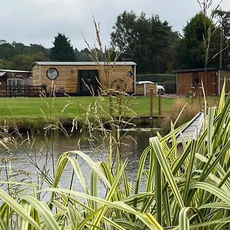 Ye Old Lambing Lodge - Spring Paddock Stafford Exterior photo