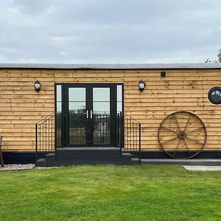 Ye Old Lambing Lodge - Spring Paddock Stafford Exterior photo