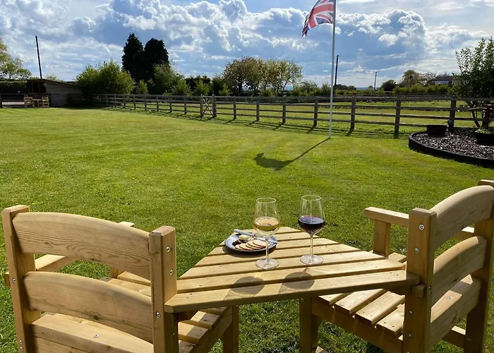 Ye Old Lambing Lodge - Spring Paddock